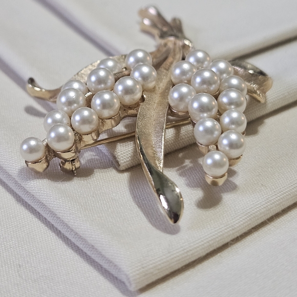 1950's Trifari Lily Of The Valley - Picture 8 of 10